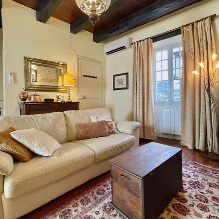 La Petite Maison- Fairytale In Village Center *